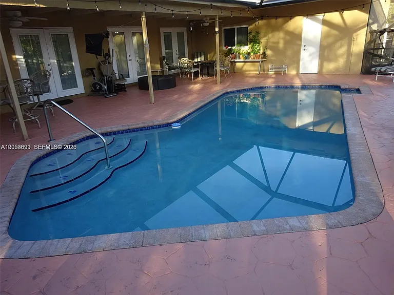 9240 SW 56th St — Photo 16