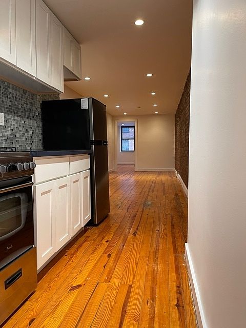 1st image of 15 Stanton St #2AD