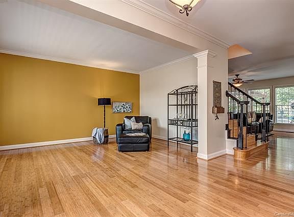 3rd image of 10347 Mina Ct