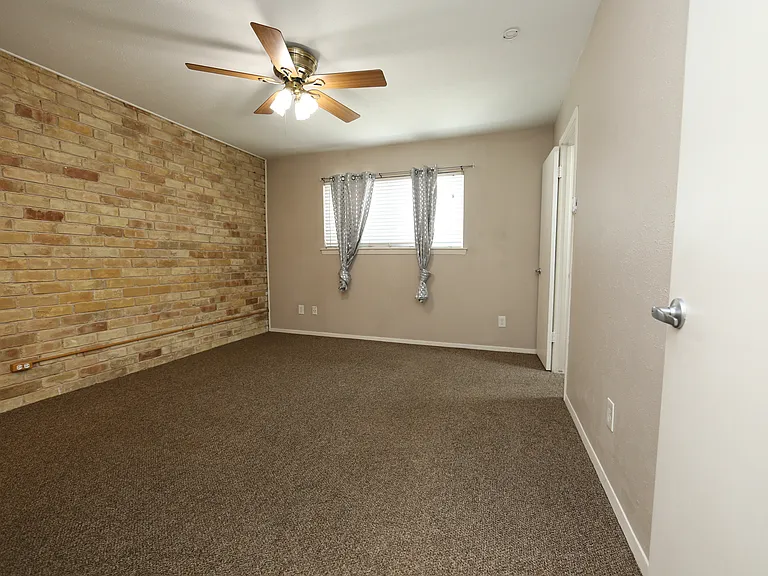 7727 Meadow Park Dr #111 — Photo 22