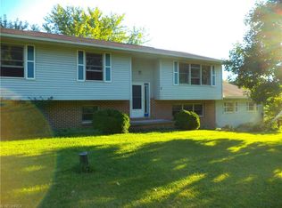 3038 Crackel Rd, Aurora, OH 44202