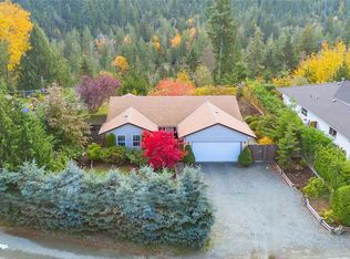 1752 Country Rd, Nanaimo, BC V9K 2S3