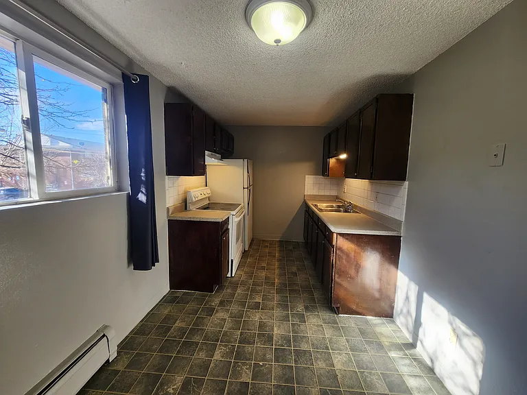 1941 Clinton St #202 — Photo 8