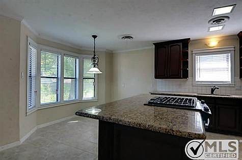 4th image of 2817 Southgate Dr