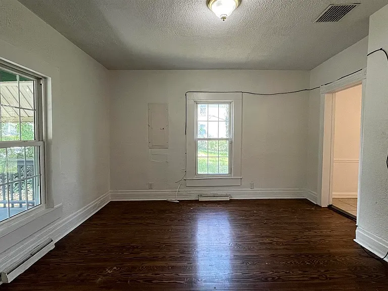1007 Gilmer Ave NW — Photo 5