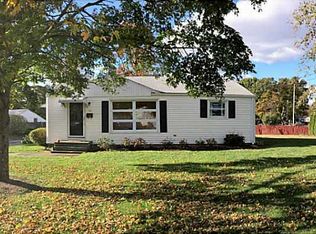 55 Blue Hill Dr, Warwick, RI 02886