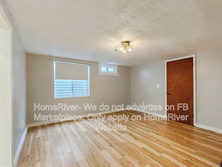 5418 N Maple St — Photo 7