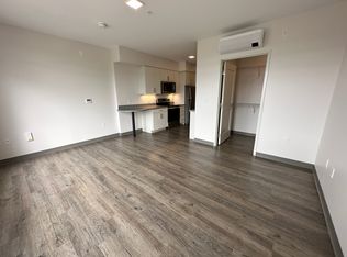 Red Oak at 409 Elm Street, Manchester, NH 03101