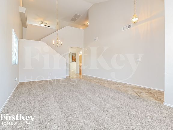 5th image of 3256 W Huntington Dr
