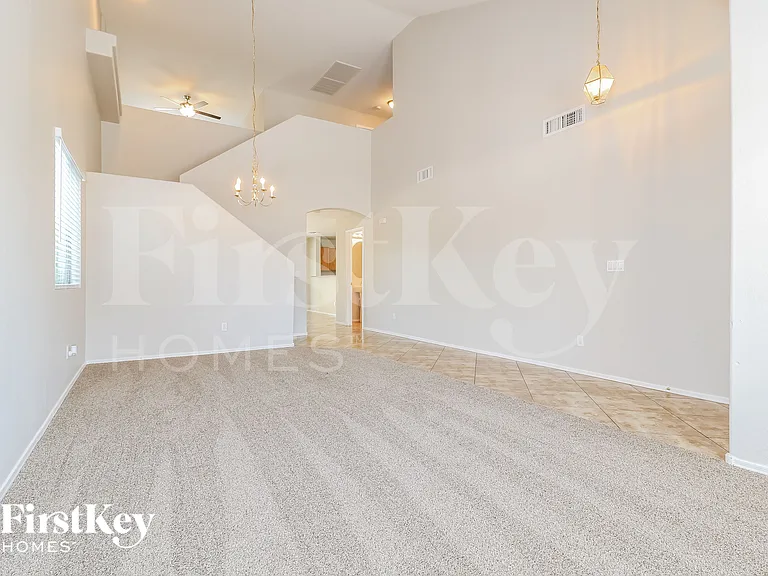 3256 W Huntington Dr — Photo 5