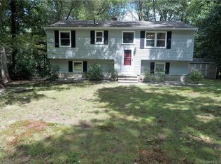 30 Maiville Dr, Oakdale, CT 06370