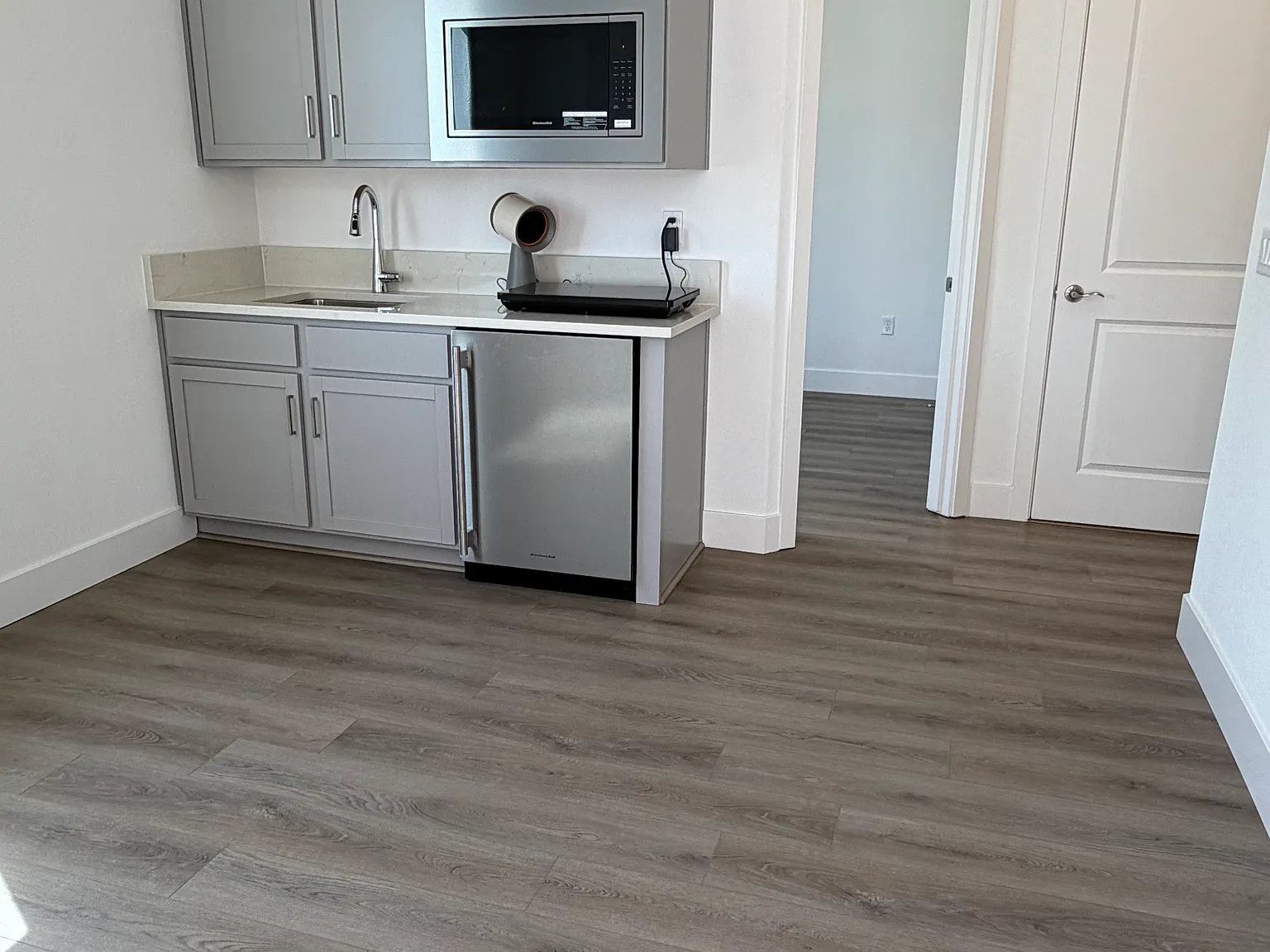 1 bed, 450 sqft, $1,500 — Photo 2