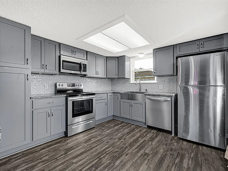 1803 Flamingo Dr — Photo 10