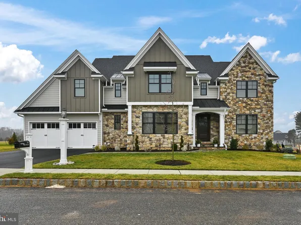 211 Walnut Tree Ln, Malvern, PA 19355