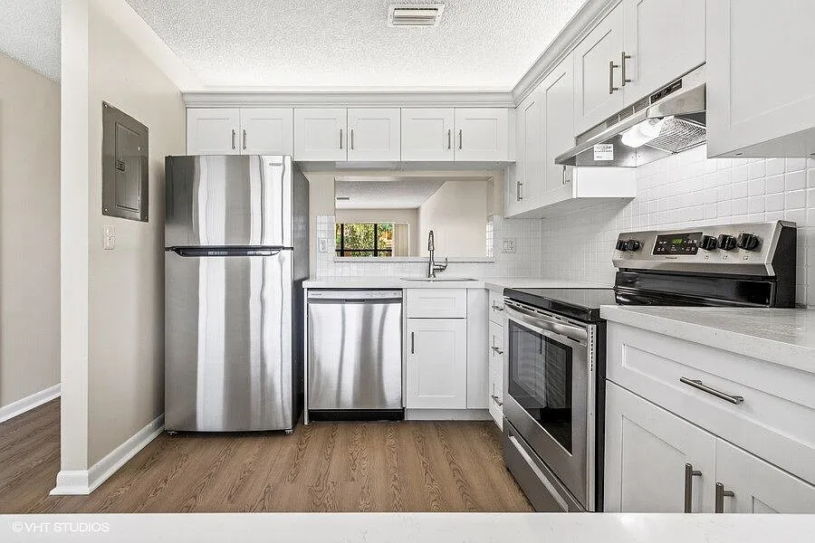 Forest Pointe — Photo 2