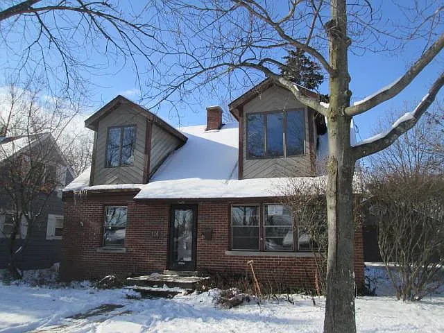 114 S Ash St photo 1