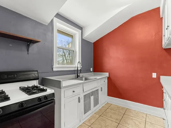 338 W 10th St APT 4, Erie, PA 16502