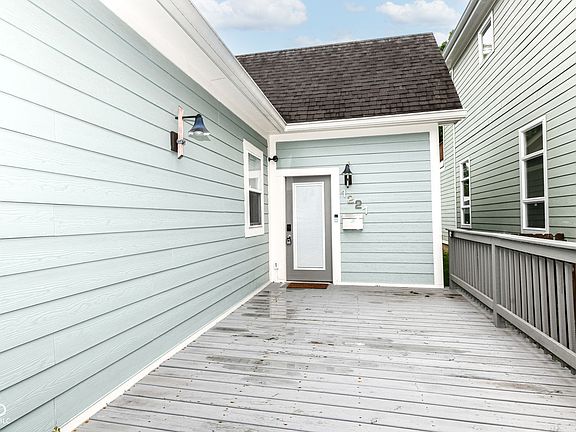3rd image of 1221 Cottage Ave