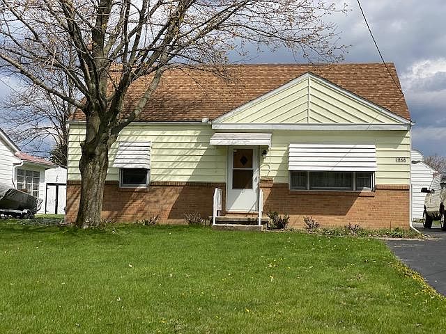 1st image of 1866 Woodlawn Ave
