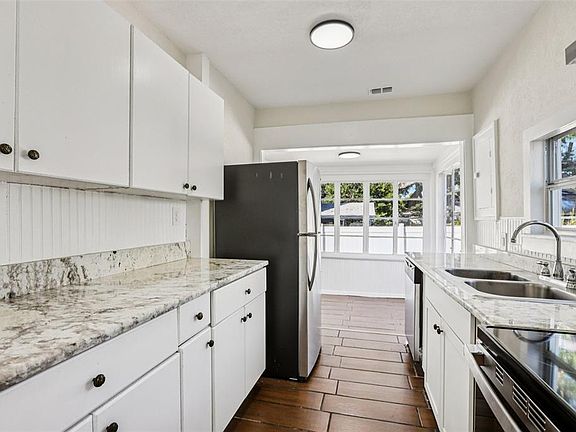 3rd image of 305 28th St S