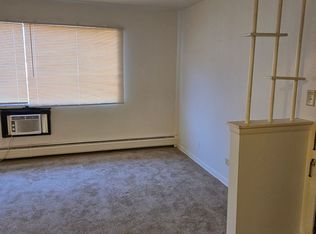 10364 Michael Todd Ter, Glenview, IL 60025