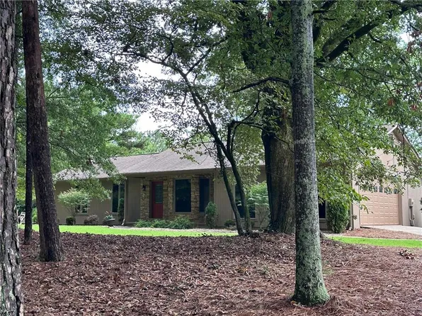 5128 J White Rd, Oakwood, GA 30566