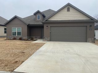 1230 N Mount Hood, Centerton, AR 72719