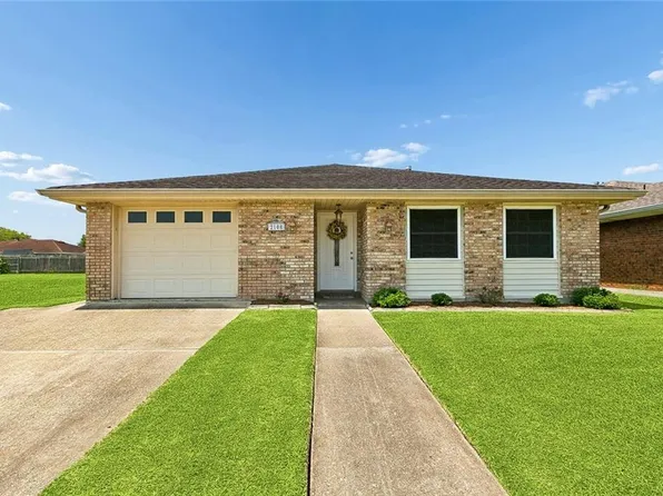 2108 Charles Dr, Chalmette, LA 70043