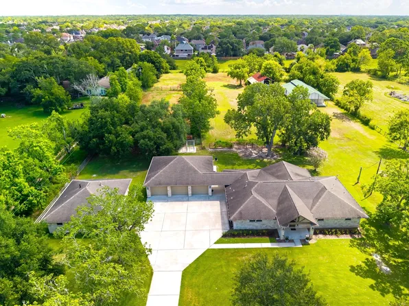 603 Rustic Ln, Friendswood, TX 77546