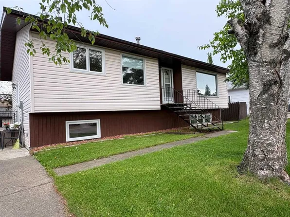5751 W 55th St, Rocky Mountain House, AB T4T 1J7