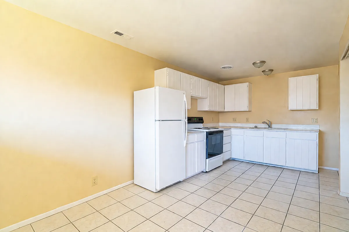 Building Photo - 373 W 4900 S