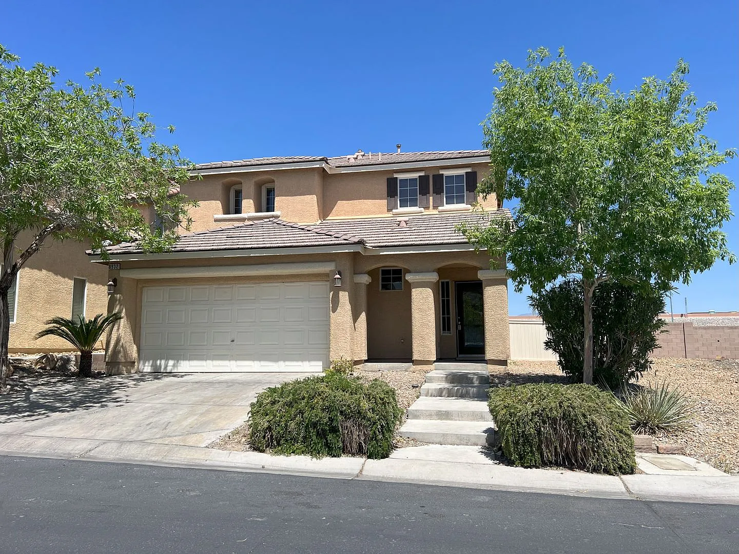 "Upgraded 3BR/2.5BA Corner-Lot Home w/ Loft Quartz Throughout, Centennial Hills" — Photo 3