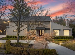 4695 Maura Ln, West Bloomfield, MI 48323