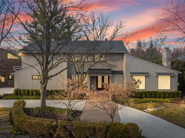 4695 Maura Ln, West Bloomfield, MI 48323