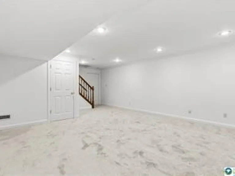 8348 Pheasant Run — Photo 10