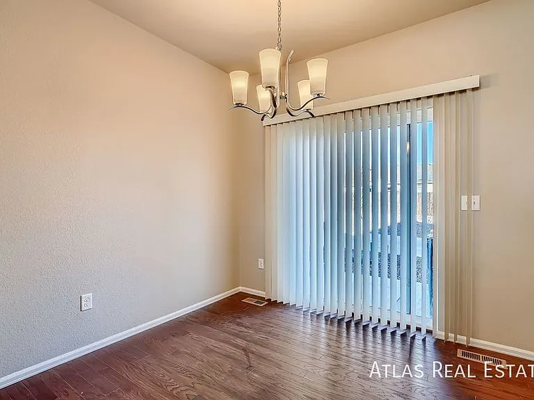 710 Finch Dr — Photo 7