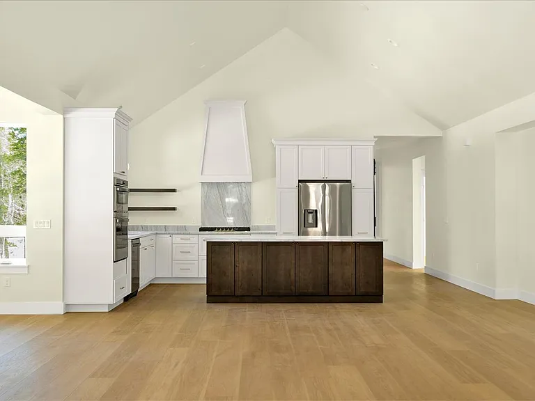 185 Conestoga Rd — Photo 23