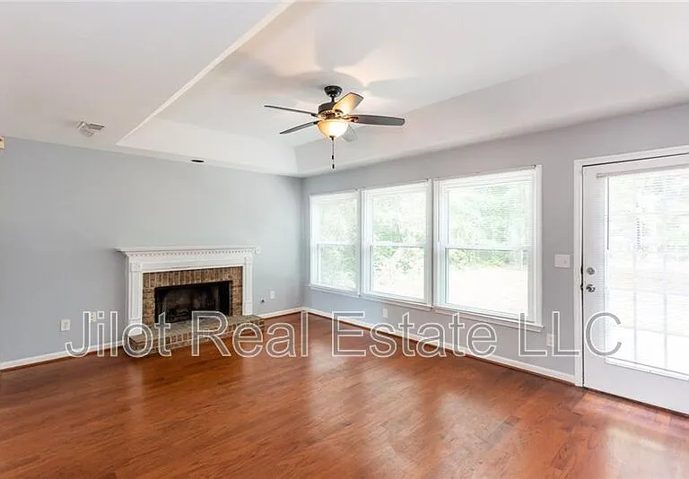 483 Mountain Oaks Pkwy — Photo 13