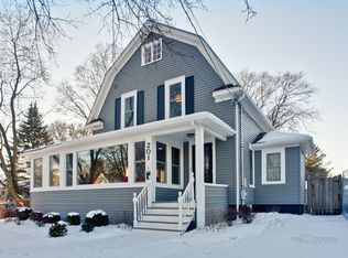 201 S Stewart Ave, Libertyville, IL 60048