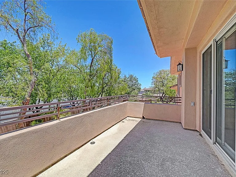 229 N Buteo Woods Ln — Photo 62