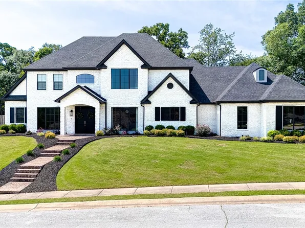 601 Chattin Cir, Bentonville, AR 72713