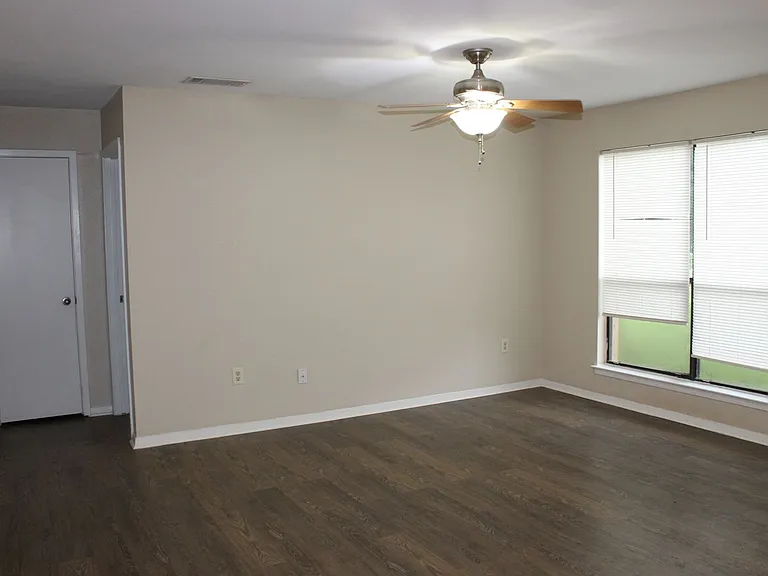 229 Craddock Ave — Photo 7
