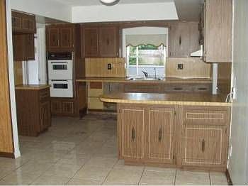 2nd image of 530 NE 179th Dr