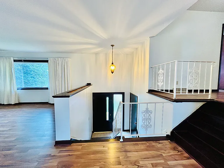 8001 Sandalwood Dr — Photo 5