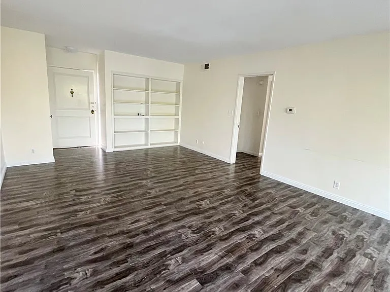 837 S Windsor Blvd #7 — Photo 27