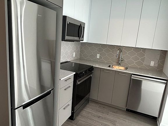 5th image of 30 Francis St S #2308