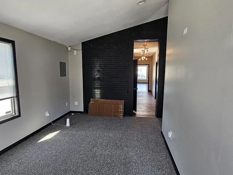 602 W Burlington Ave — Photo 10