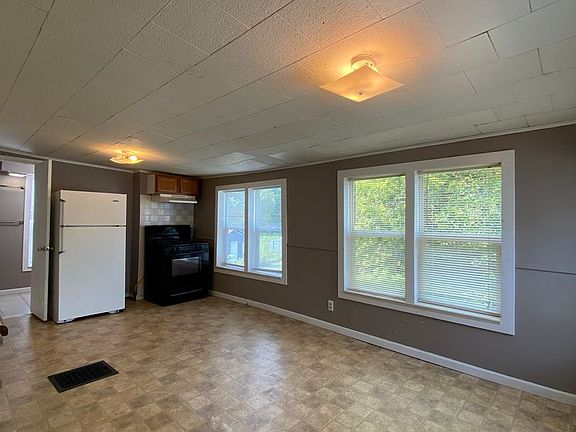 3rd image of 505 Dewey Ave APT 2