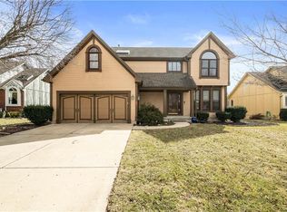 4125 SW Leeward Dr, Lees Summit, MO 64082