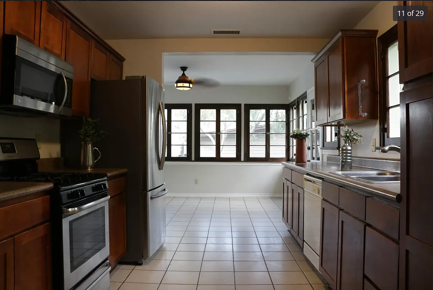 1031 Campus Ave — Photo 3